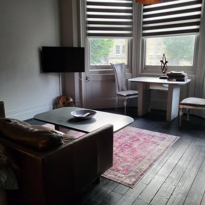 Elegant Studio In Central Hove - 5 Min Walk To Beach - 10 Min To ブライトン エクステリア 写真