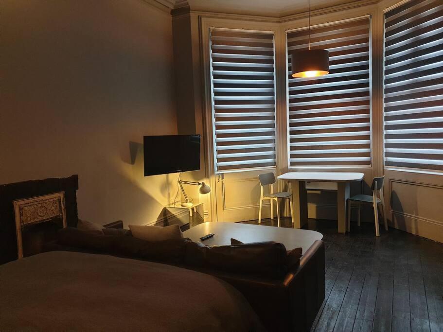 Elegant Studio In Central Hove - 5 Min Walk To Beach - 10 Min To ブライトン エクステリア 写真