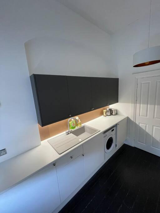 Elegant Studio In Central Hove - 5 Min Walk To Beach - 10 Min To ブライトン エクステリア 写真