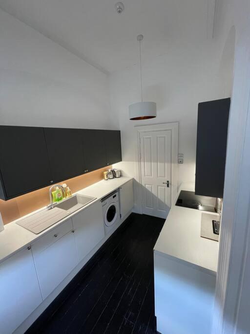 Elegant Studio In Central Hove - 5 Min Walk To Beach - 10 Min To ブライトン エクステリア 写真