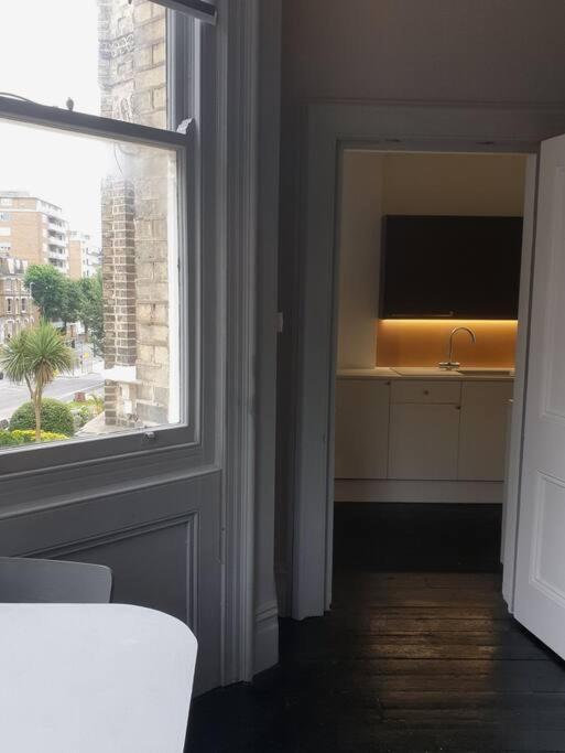 Elegant Studio In Central Hove - 5 Min Walk To Beach - 10 Min To ブライトン エクステリア 写真