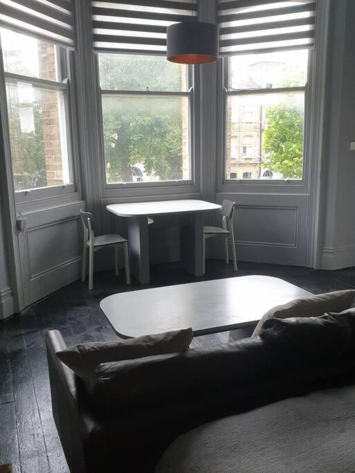 Elegant Studio In Central Hove - 5 Min Walk To Beach - 10 Min To ブライトン エクステリア 写真